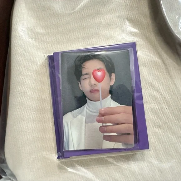 BTS MERCH BOX 17 Layover V Taehyung ARMY Official Membership Pack Full Set - Picture 9 of 15